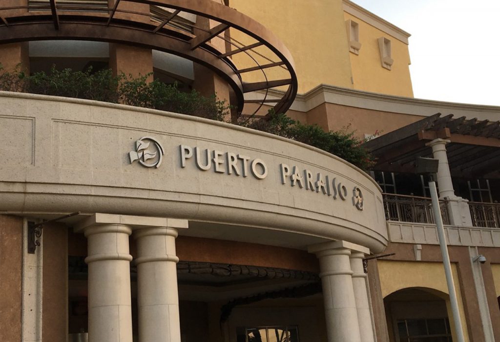 Puerto Paraiso Mall